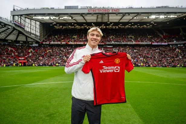 just-in-rasmus-hojlund-unveiled-at-old-trafford-as-he-meets-man-utd-crowd-for-first-time