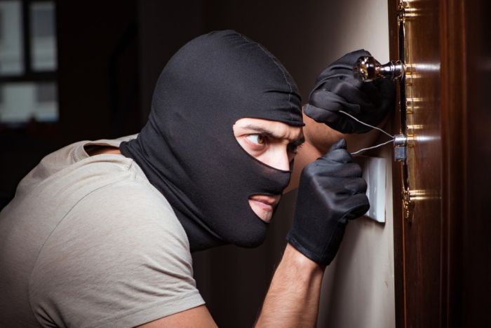 Shocking new burglary tactics exposed: Watch how thieves are breaking in